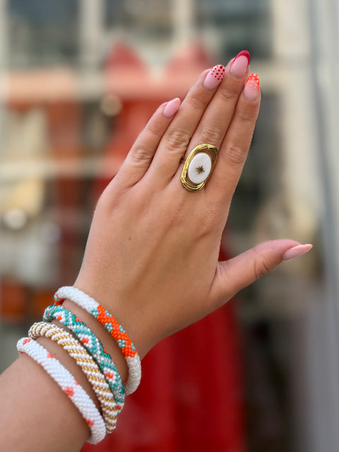 Bague Ovale Dorée – Nacre Étoile Polaire