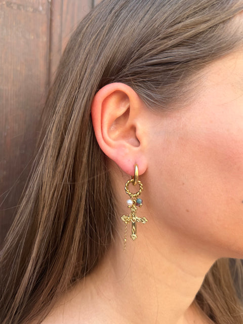 Boucles d'Oreilles Créole Dorée – Pendentif Croix & Perles